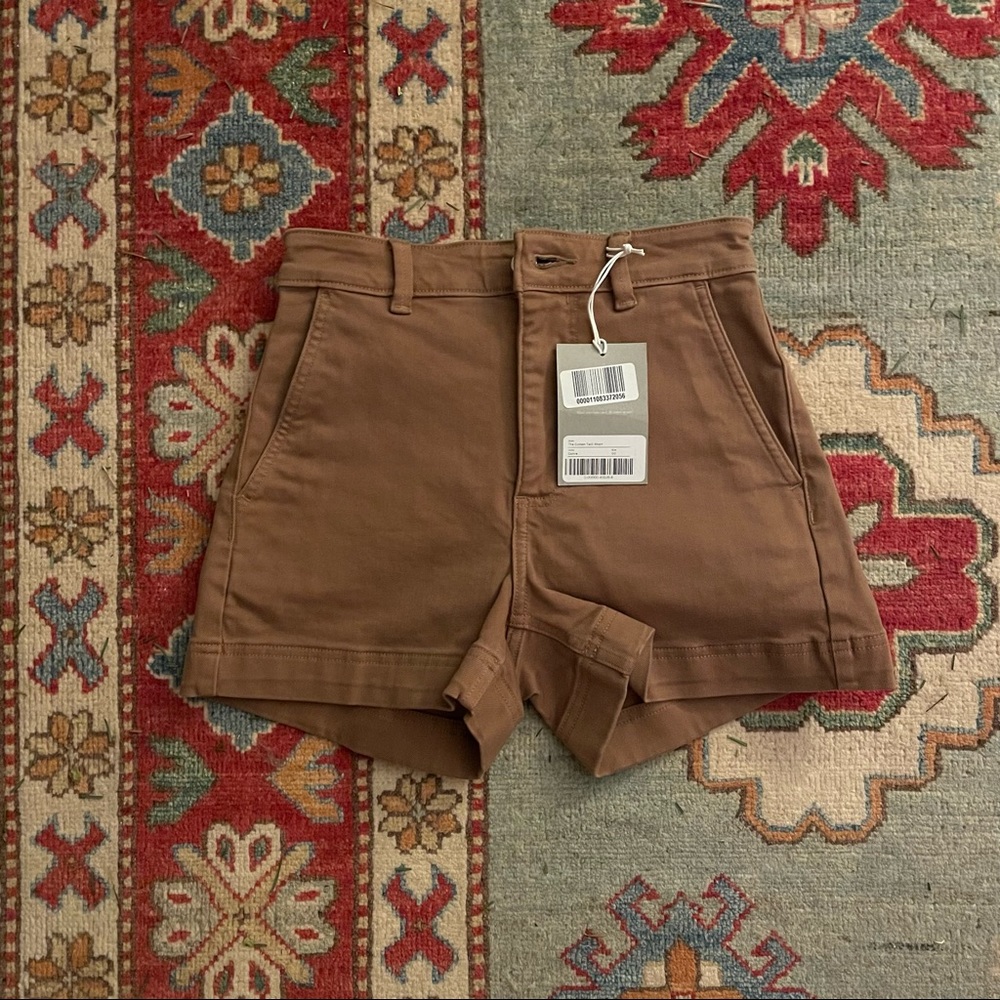 SOLD - NWT Everlane Shorts 00